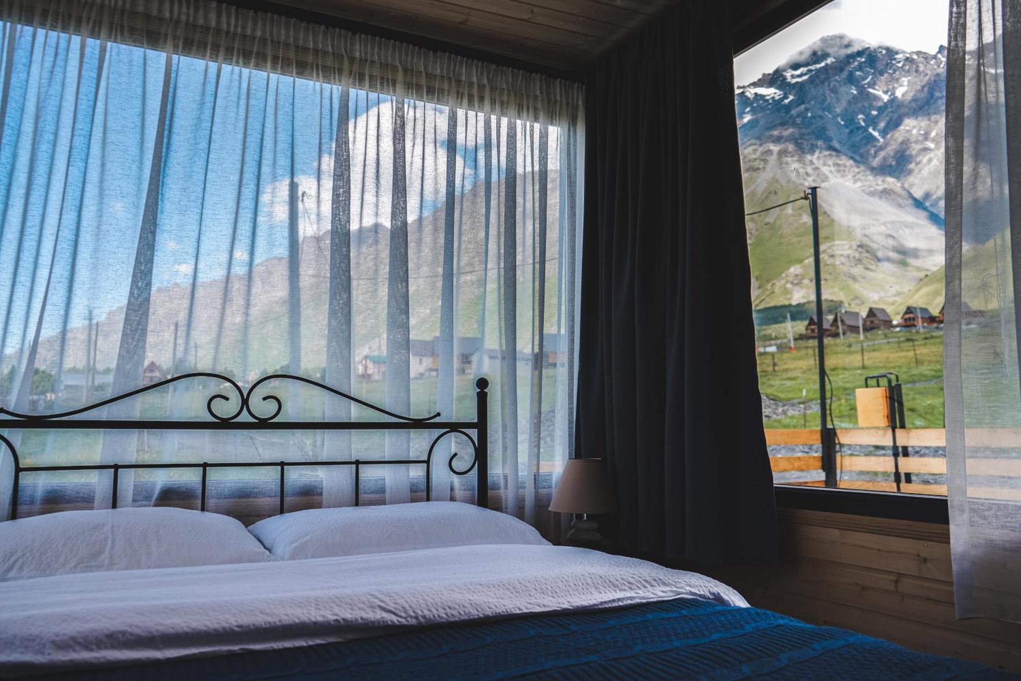 Traveler'S Cottages In Kazbegi Exterior photo
